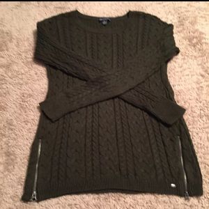 Olive green American Eagle side zip sweater (S)